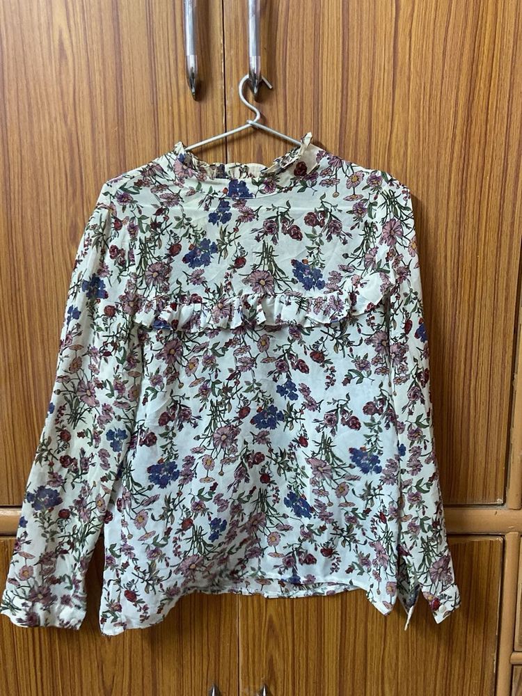 Floral Print Ruffled Neck Top