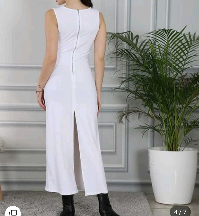 Sleek White Sleeveless Maxi Dress