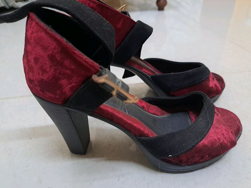Catwalk Brand Black And Red Block Heels