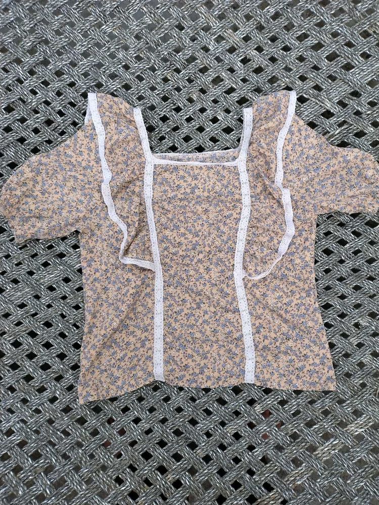 Floral Print Puff Sleeve Top