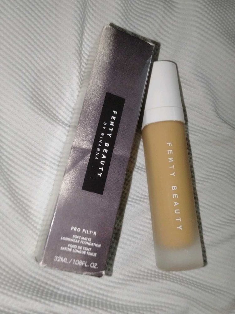 Fenty Beauty Pro dark Filt'r Foundation