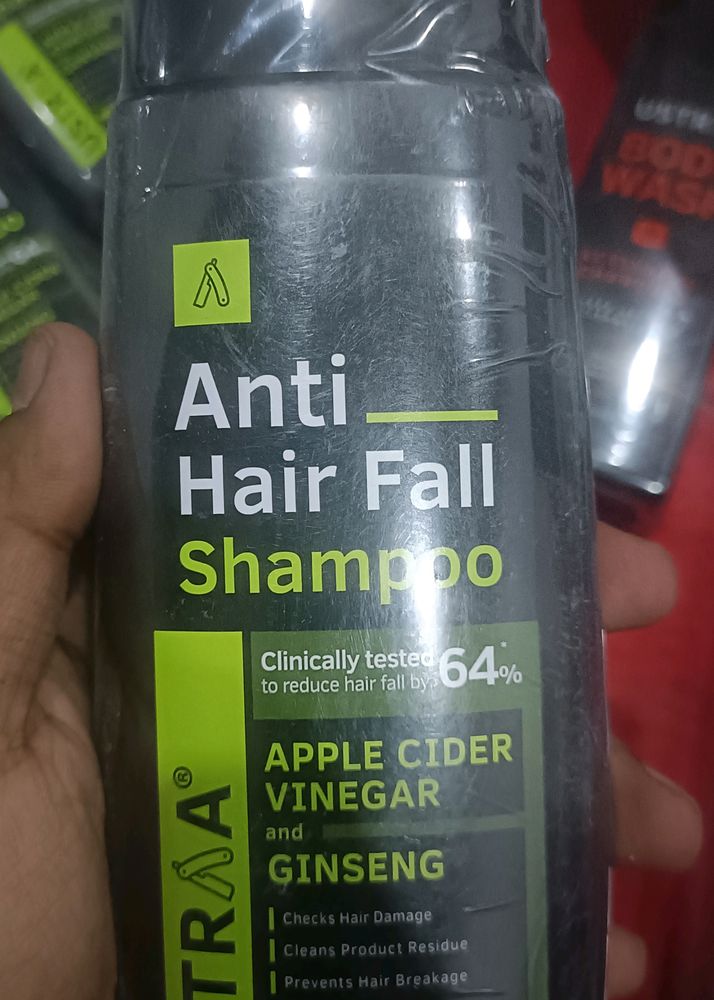 USTRAA ANTI HAIRFALL SAMPOO
