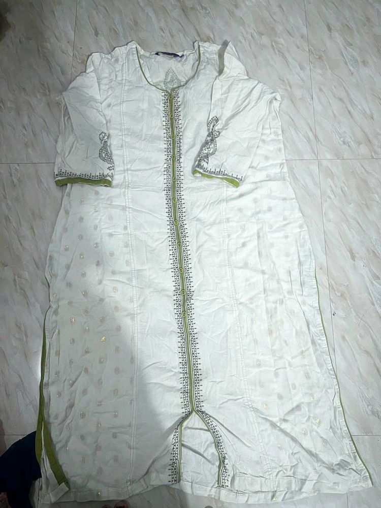 Elegant White Kurta with Green Trim