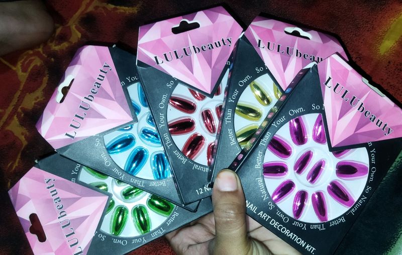 Beautiful 4  Colour Fake Nail &amp; Sticker Glue 💅