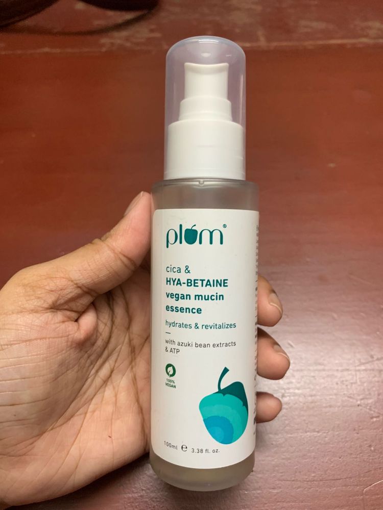 Plum Cica &amp; Hya-Betaine Vegan Mucin Essence