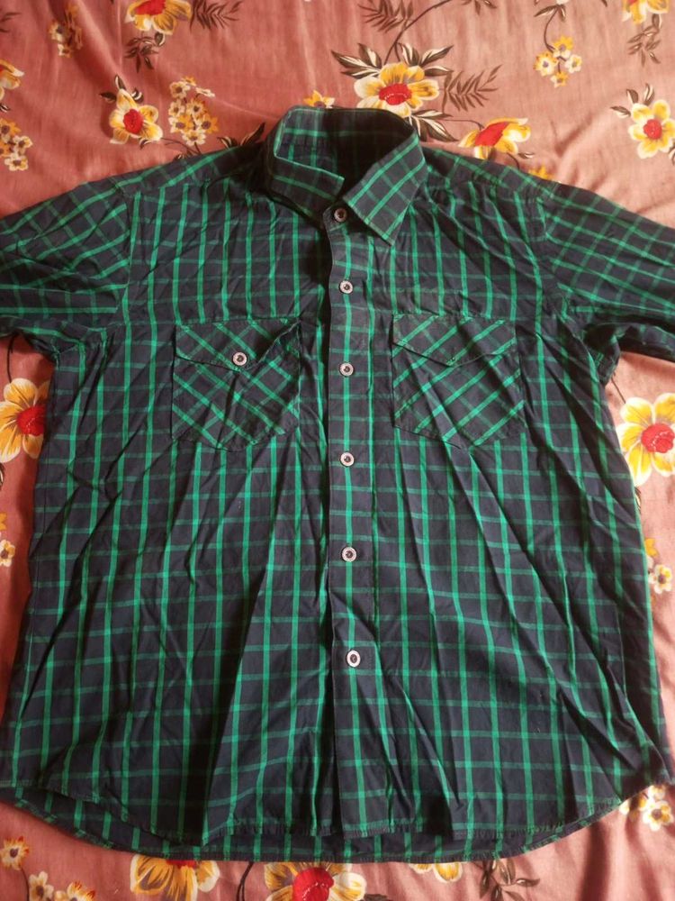 Men's Green Plaid Button-Up Shirt