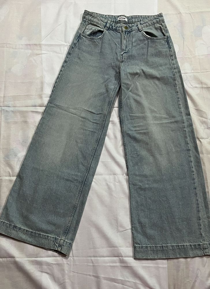 pinkie Light Wash Wide Leg Jeans size 28