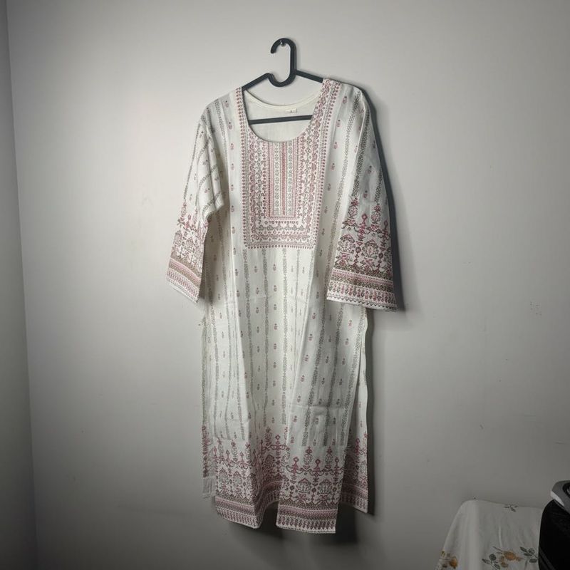 Elegant White Kurta with Pink &amp; Brown Print