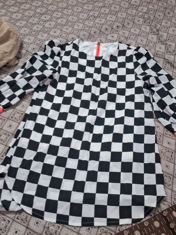 Checkerboard Long Sleeve Top
