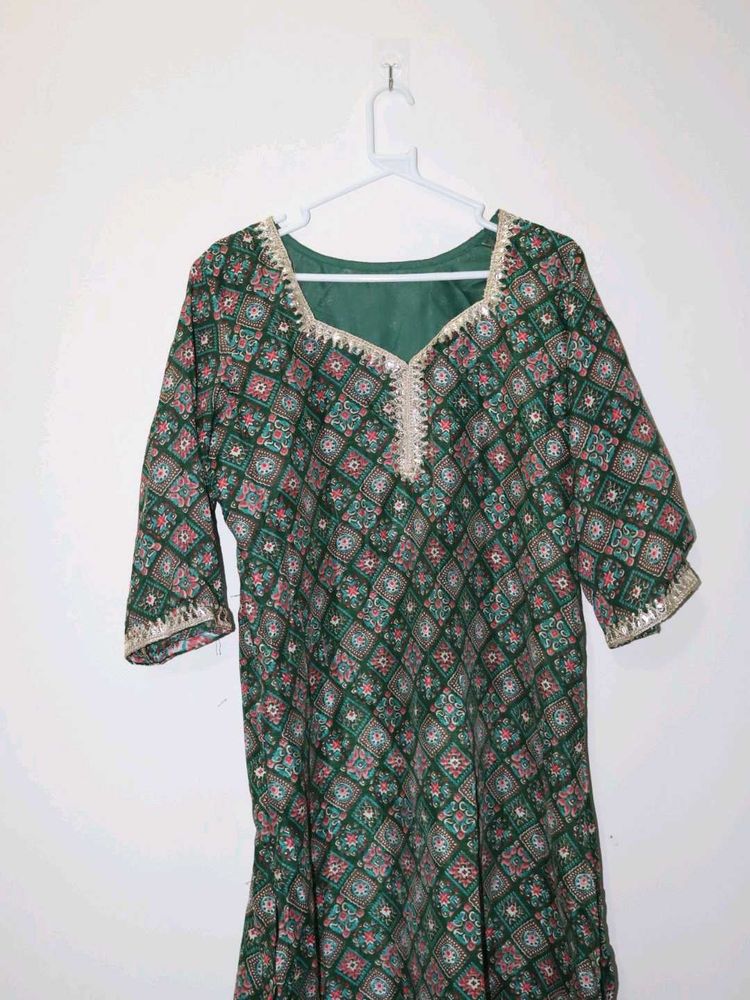 Green Printed Kurta with Lace Detail