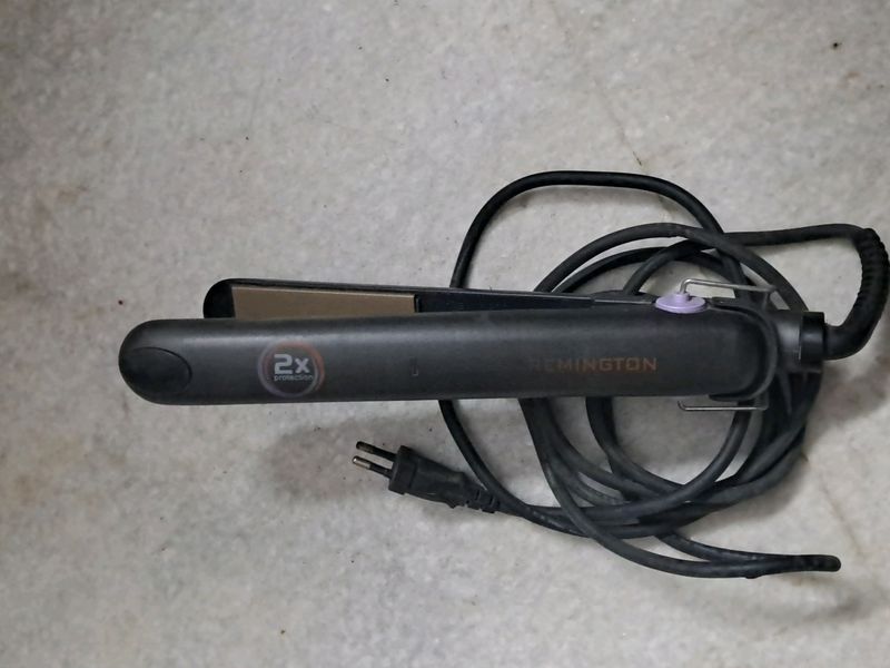 Remington Hair Straightener