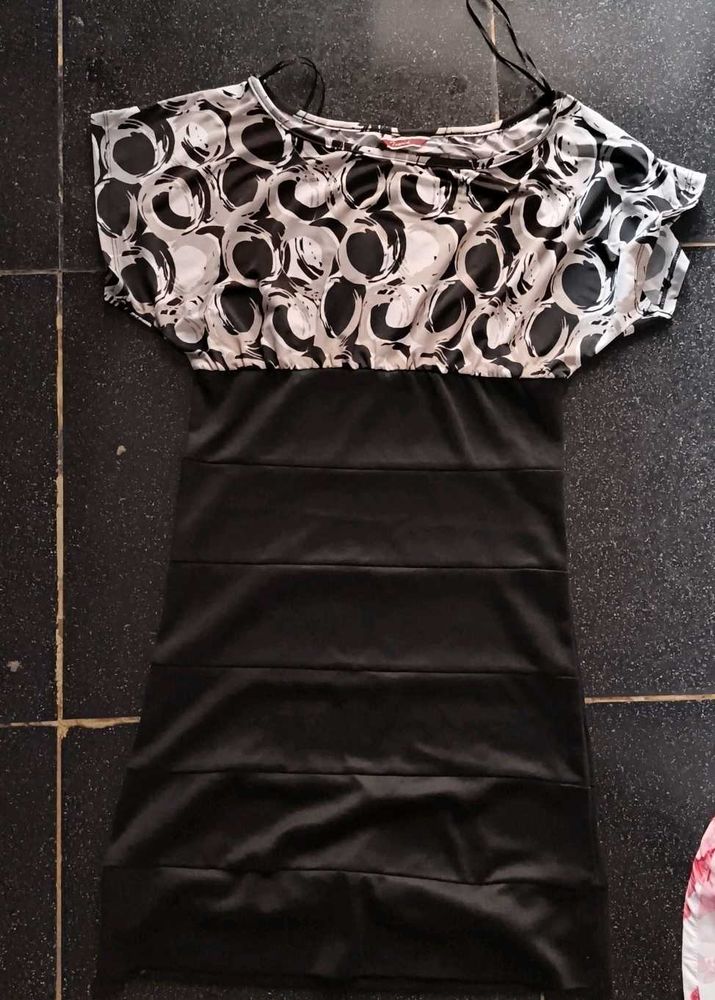 Stylish Black &amp; White Patterned Dress