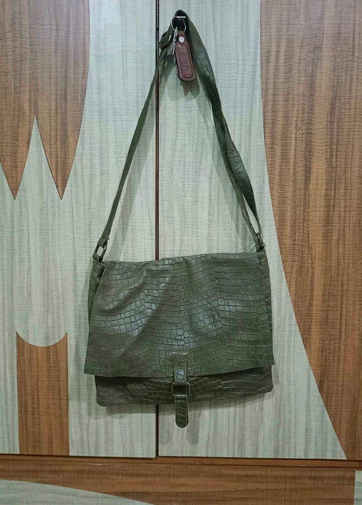 Stylish Green Crocodile Embossed Shoulder Bag
