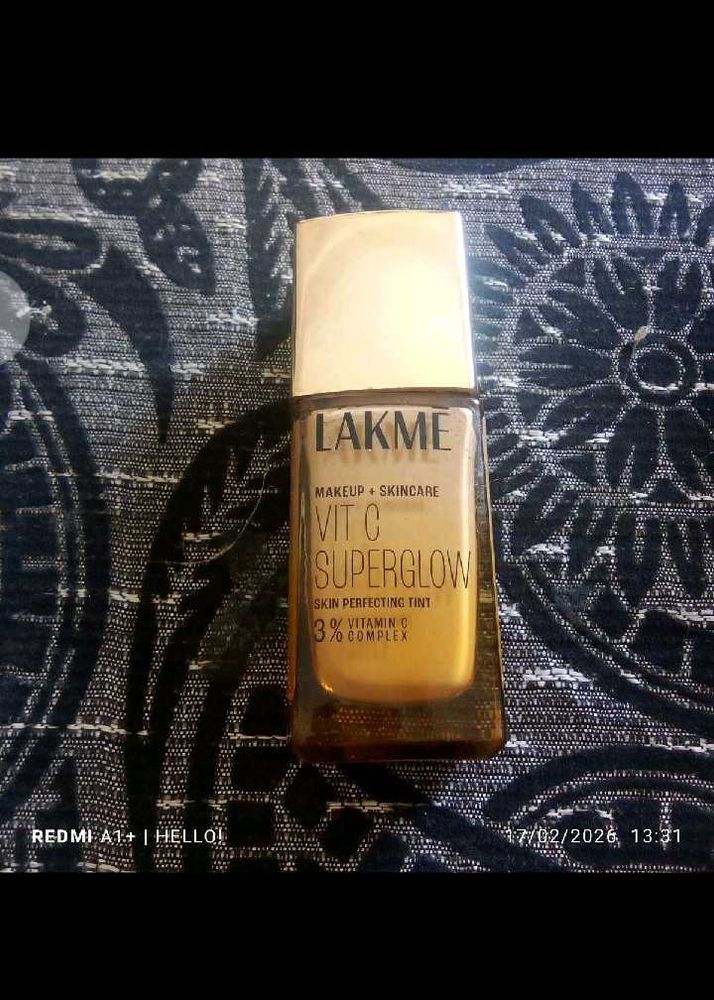Lakme Vit C Superglow Skin Perfecting Tint