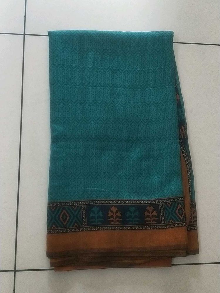 Saree with Geometric Border