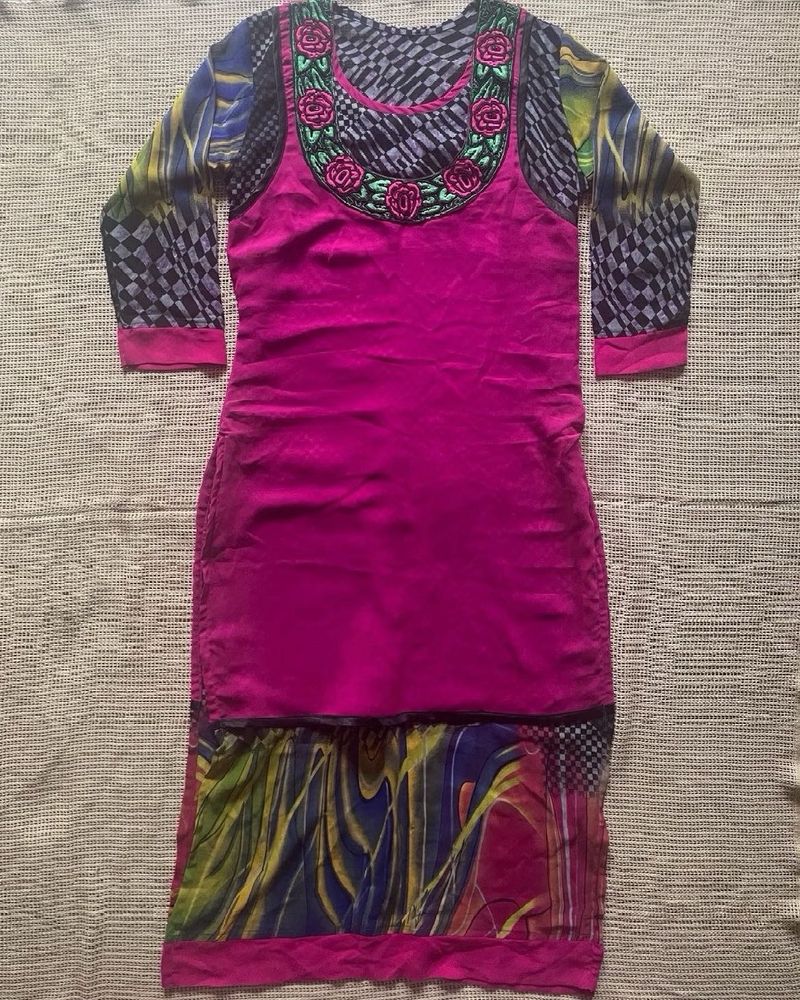Pink Floral Embroidered Kurta