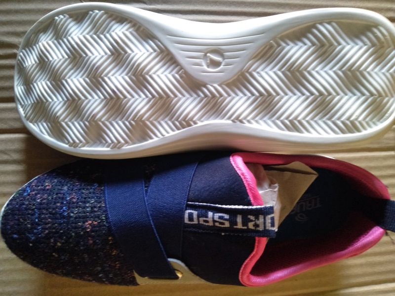 Ladies Sports Shoes New