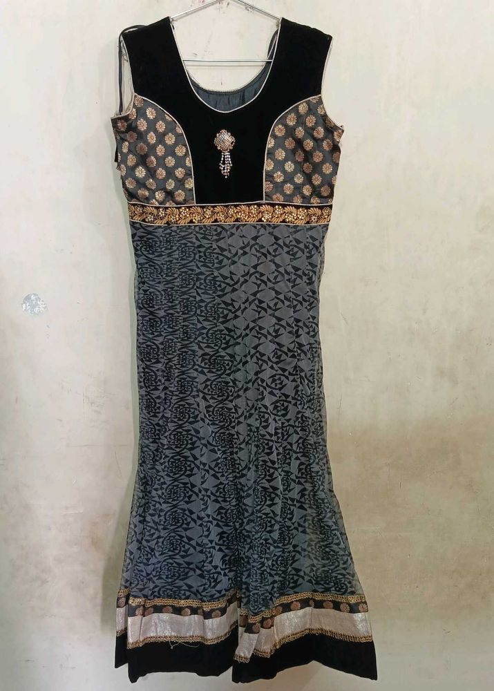 Black Sleeveless Kurta with two dupattas