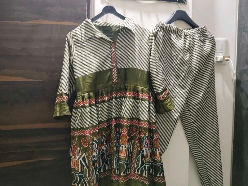 Striped Kurta Set with Detailed Print