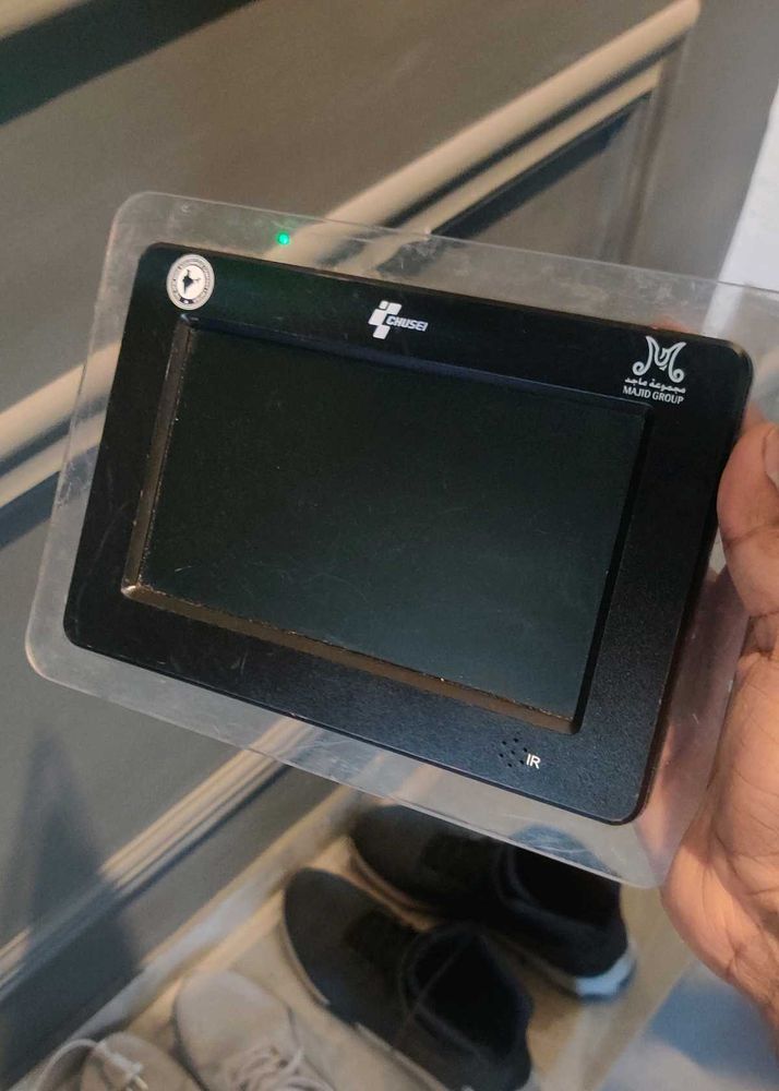 Digital Photo Frame with Clear Display