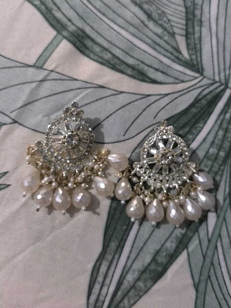 Stunning Pearl &amp; Crystal Dangle Earrings
