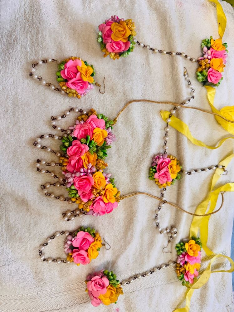 Floral Jewellery Set for Haldi/Mehendi