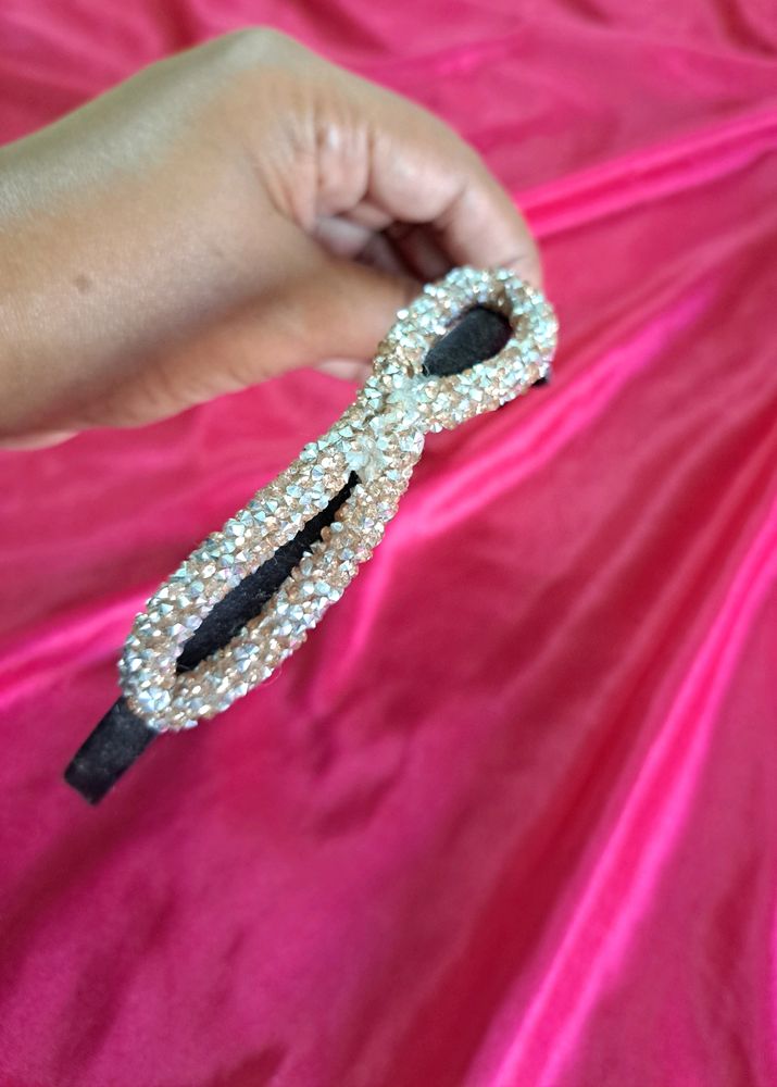 Gorgeous Black Headband With Sequins Bow Design