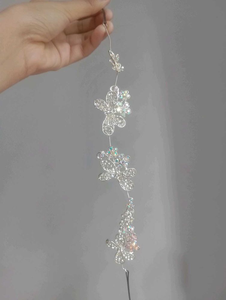 Sparkling Floral Hair Accessory