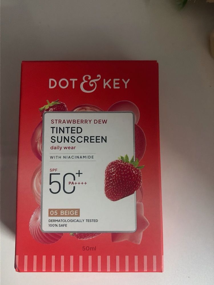 Dot &amp; Key Strawberry Dew Tinted Sunscreen