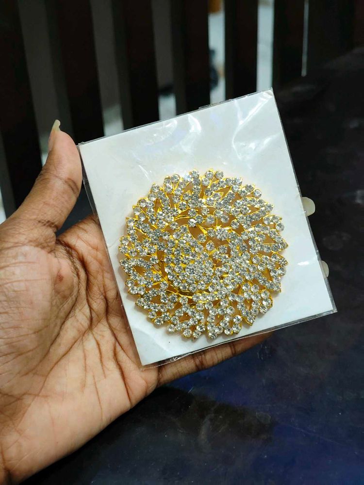 Sparkling Rhinestone Brooch (Billai)