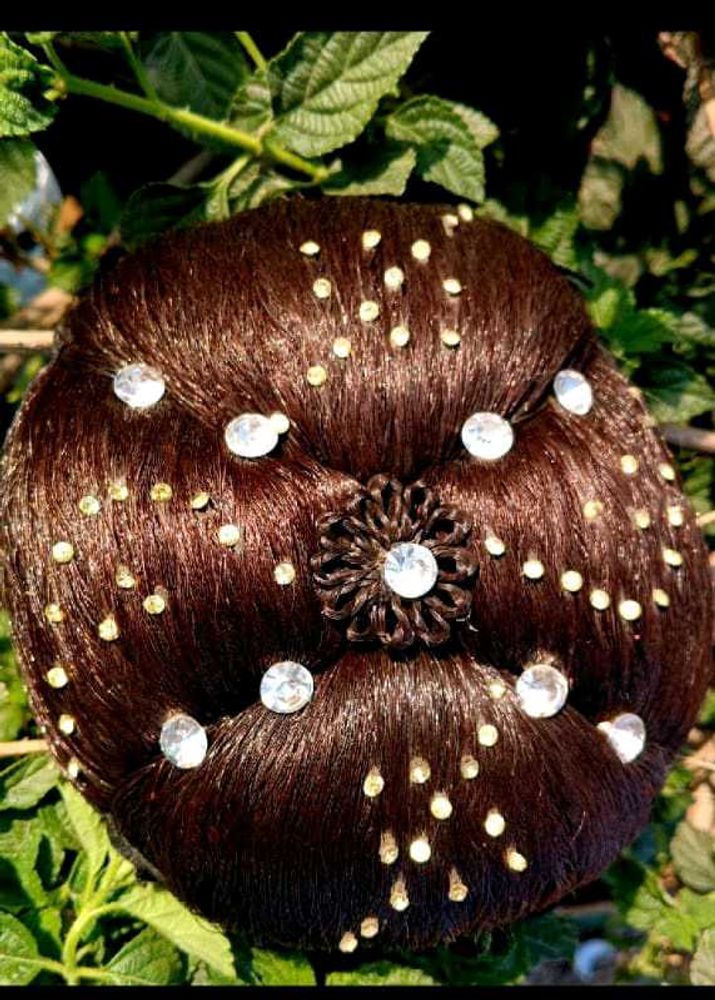 Sparkling Hair Bun Maker