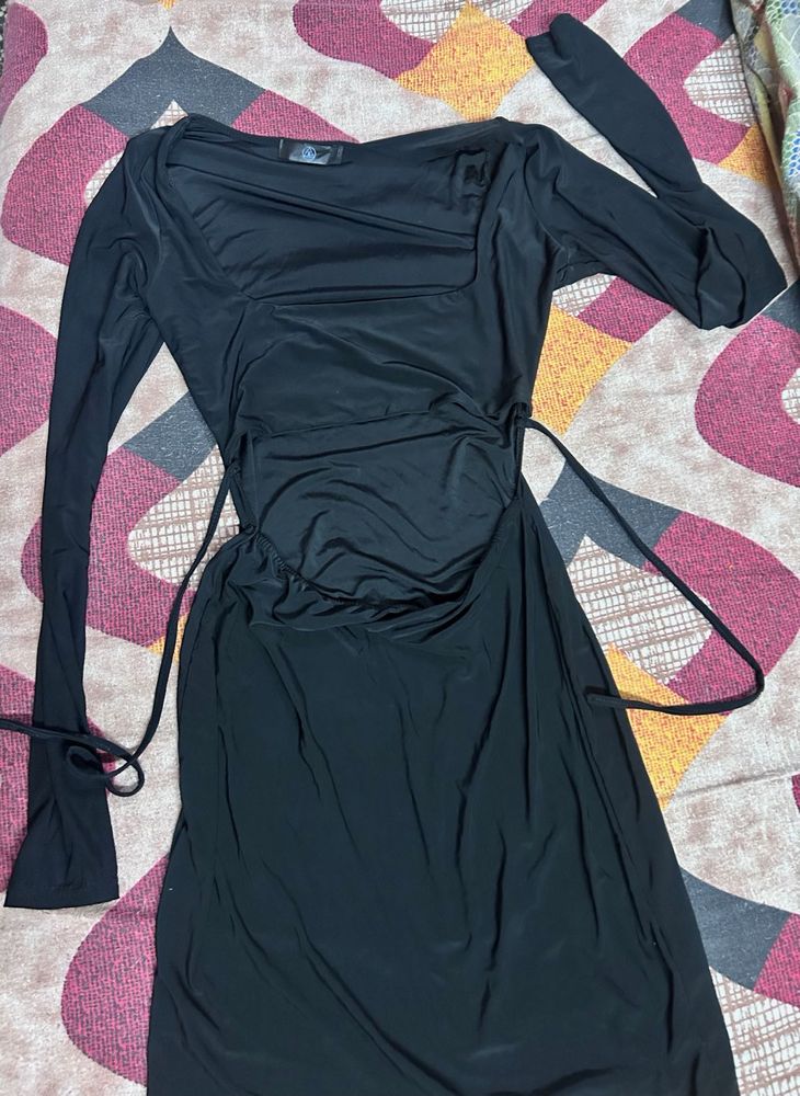 Chic Black Long Sleeve Cut-out Dress