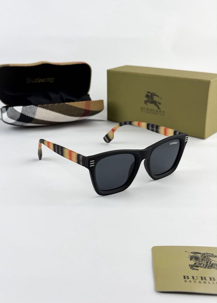 *BURBERRY SIGNATURE BLACK 2818*