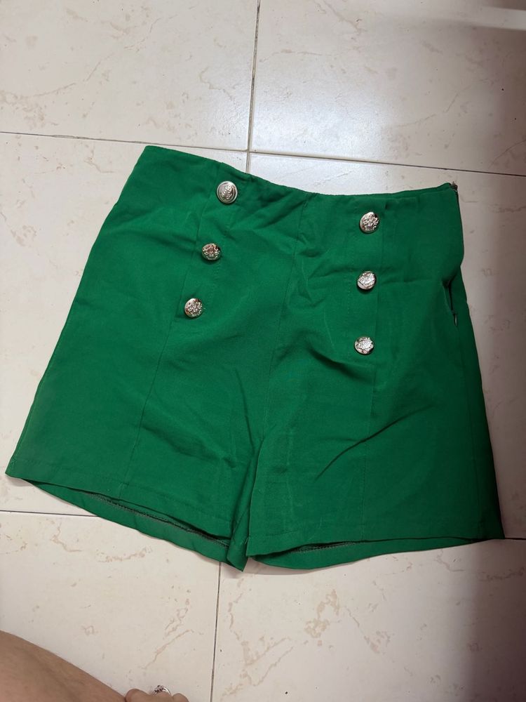 Emerald Green Buttoned Shorts