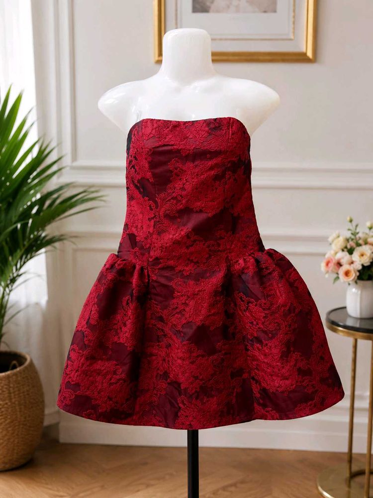 Stunning Red Strapless Cocktail Dress
