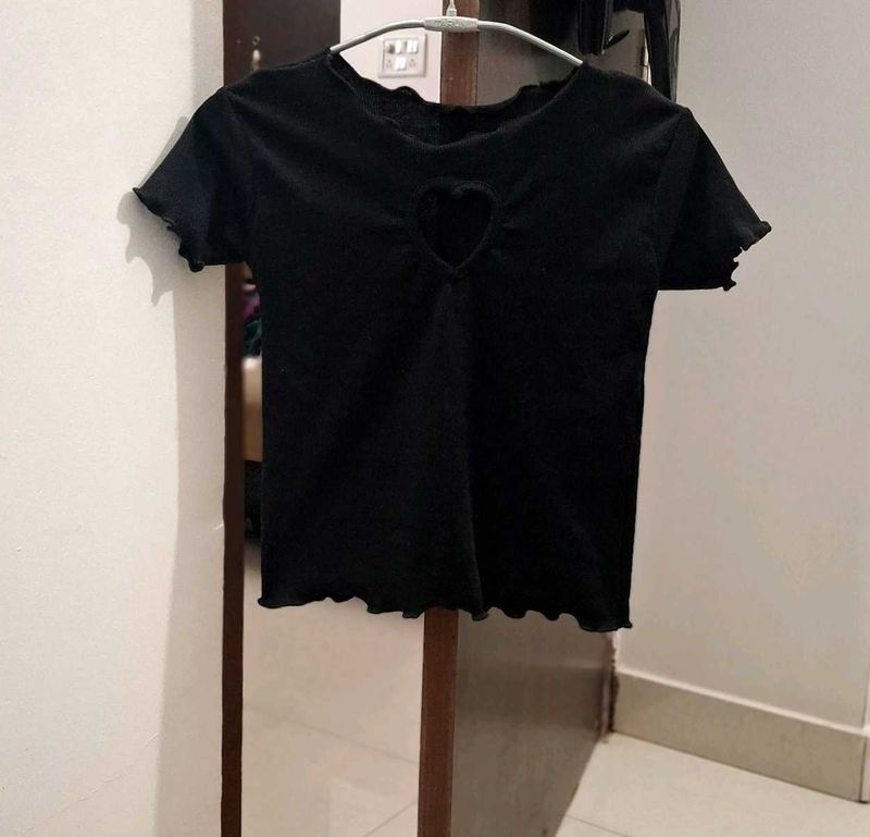 Heart Cut-Out Ribbed Crop Top 🖤