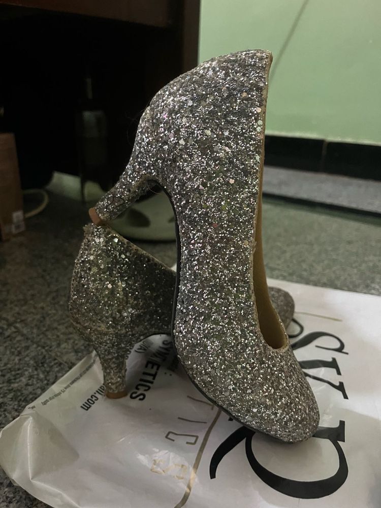 Sparkling Glitter Heels