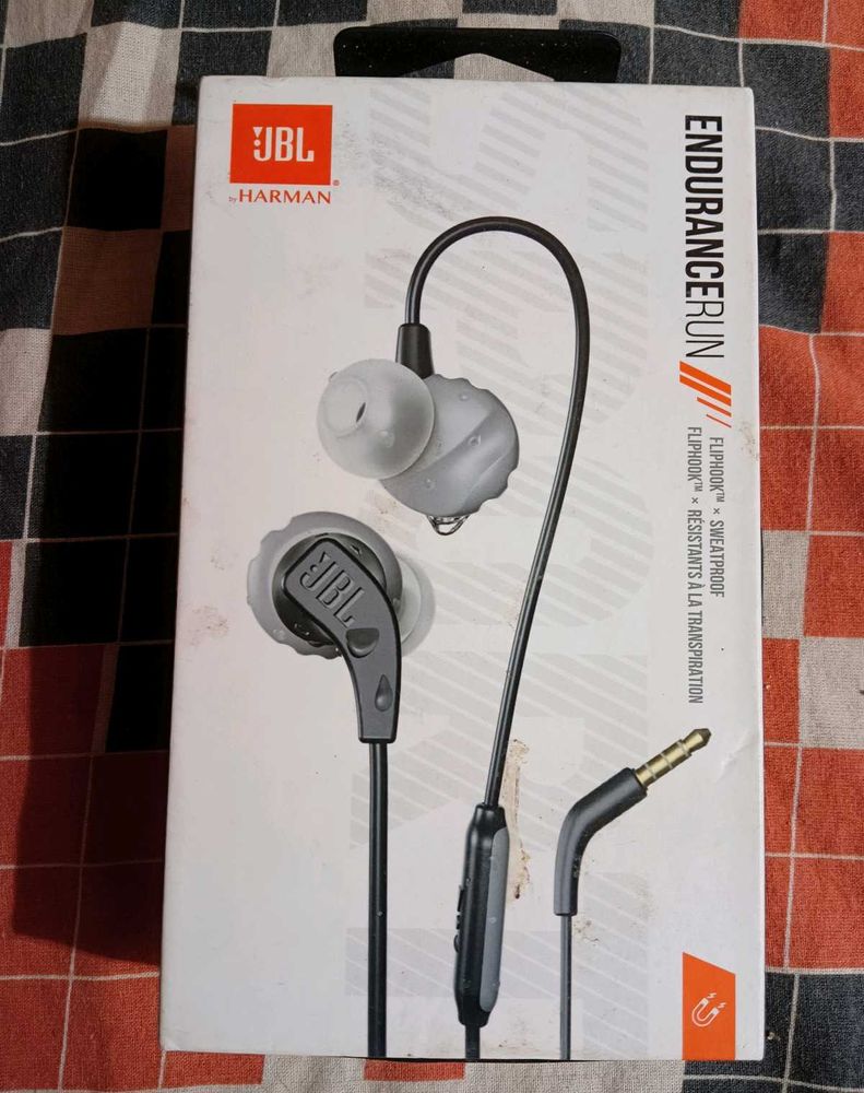 JBL Endurance Run Earphones - Sweatproof &amp; Durable