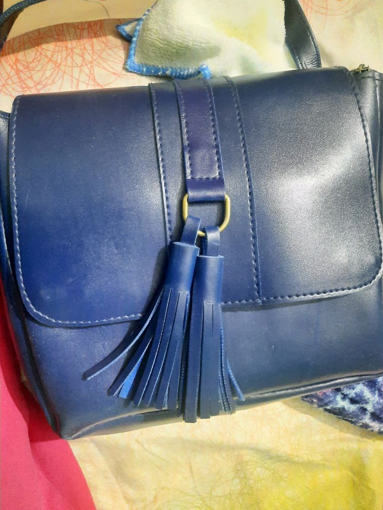 blue color sling bag