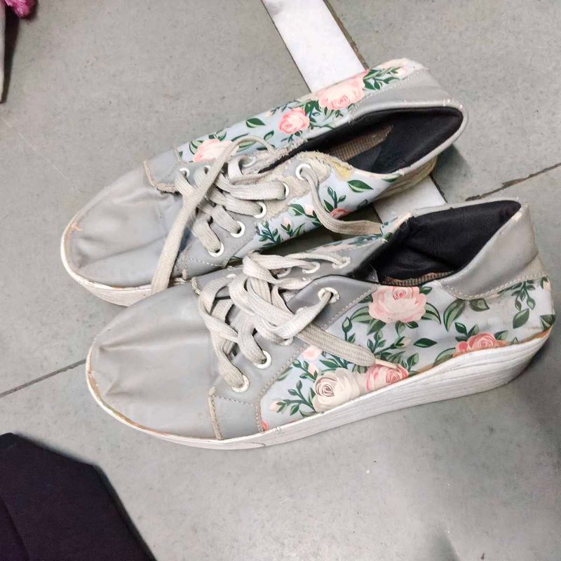 Floral Print Casual Sneakers