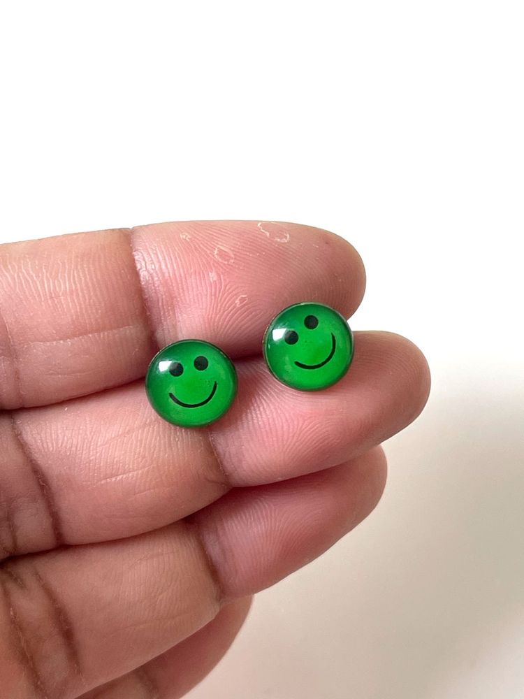 Smile Stud Earring
