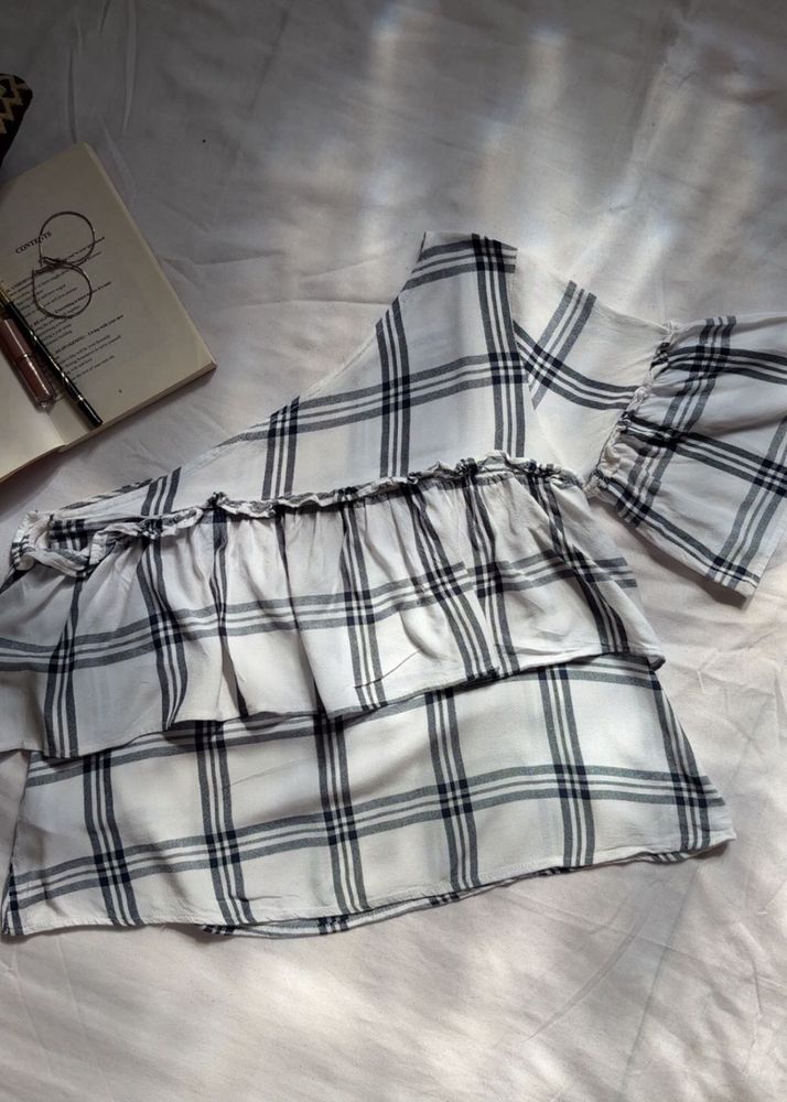 Chic Plaid One-Shoulder Ruffled Top