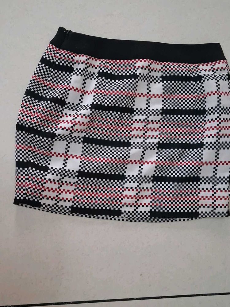Chic Plaid Mini Skirt
