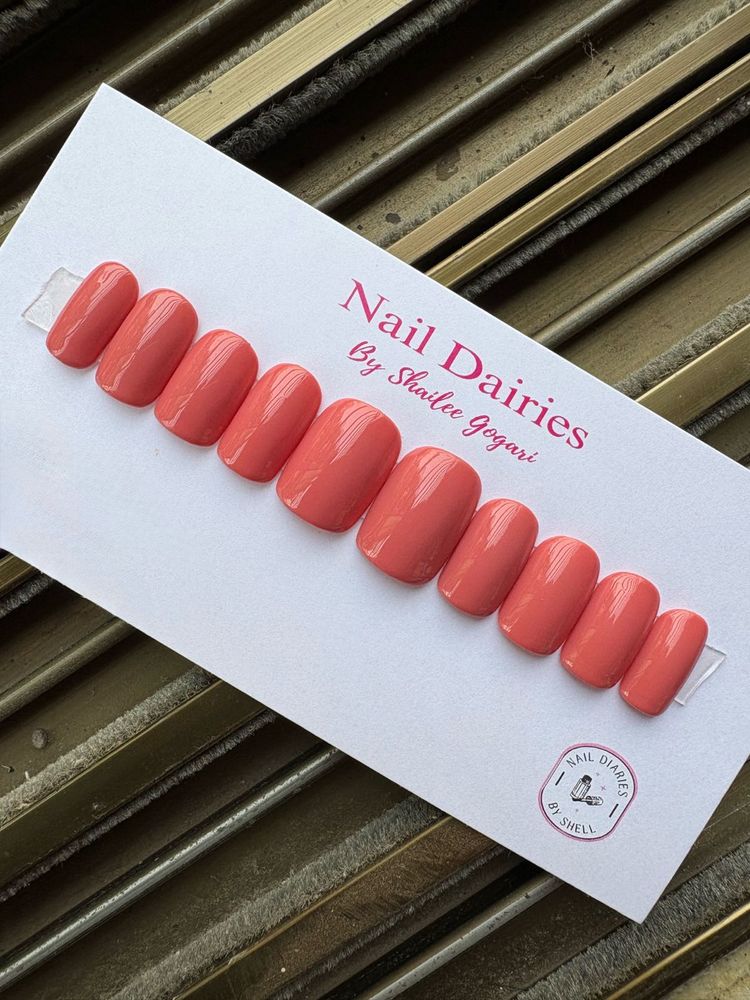 Coral Press-On Nails