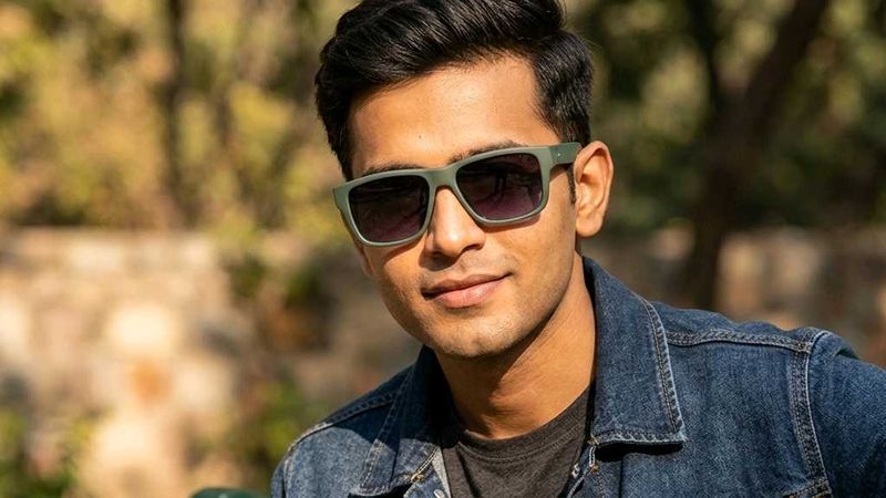 Laurel Dale Matte Green Wayfarer Sunglasses - 60%