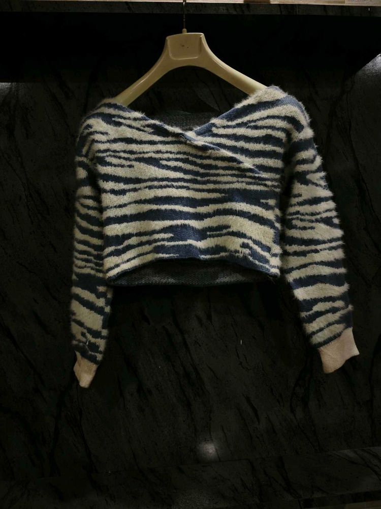 Cozy Zebra Print Cropped Sweater