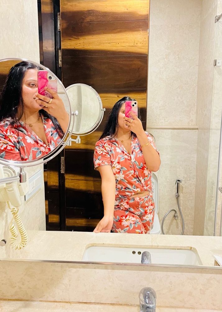 Very Beautiful Night Suit 🍑 For Women In Sale