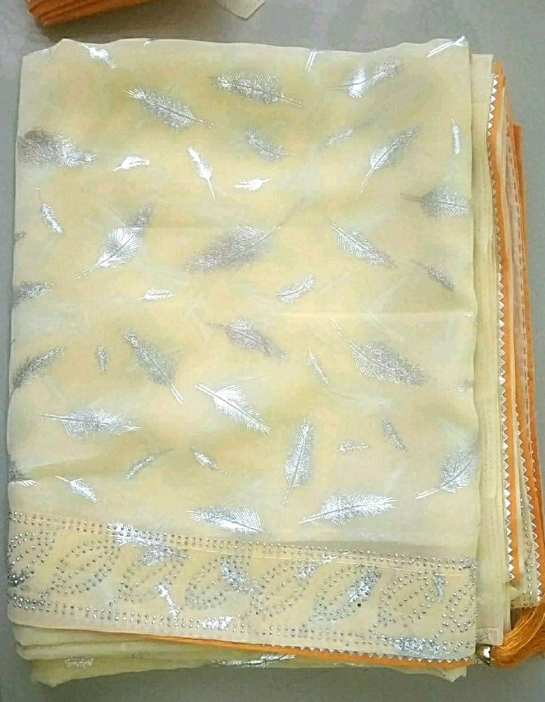 Elegant Feather Print Saree