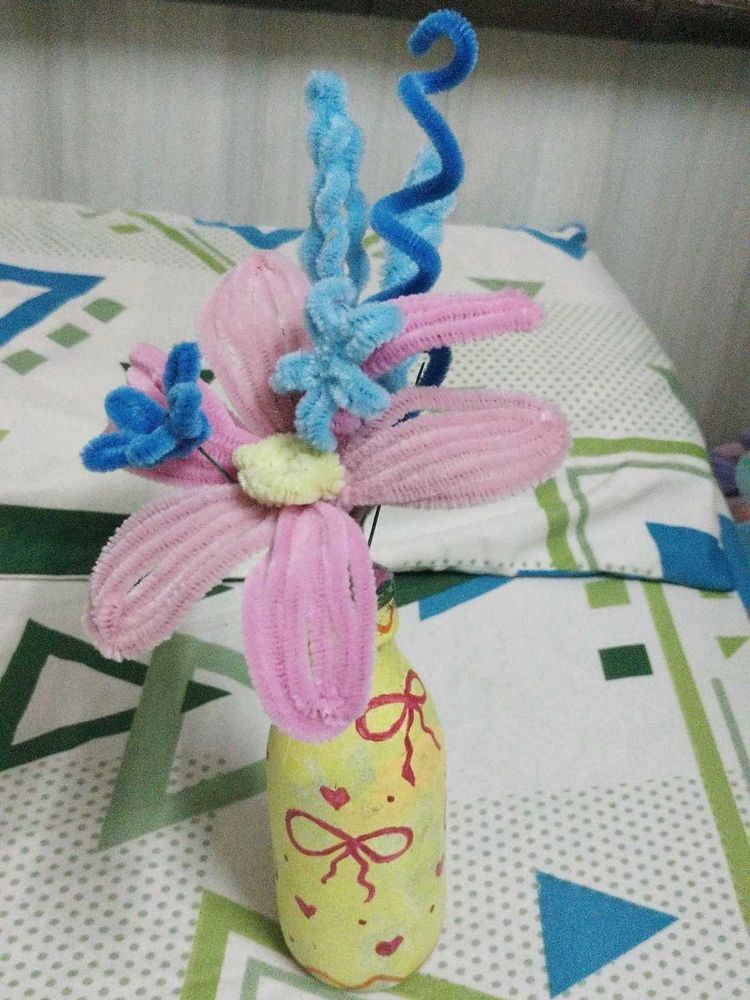 Handmade Pipe Cleaner Flower Vase