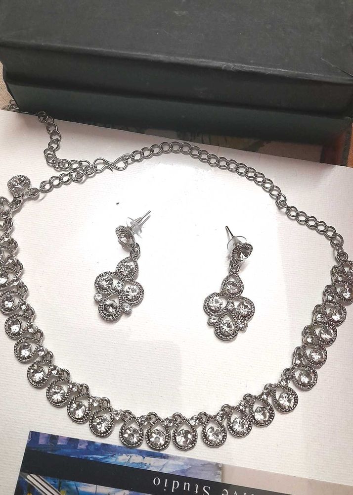 Elegant Rhinestone Necklace and Earring Set